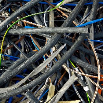 Metāllūžņu un vadu pārstrāde